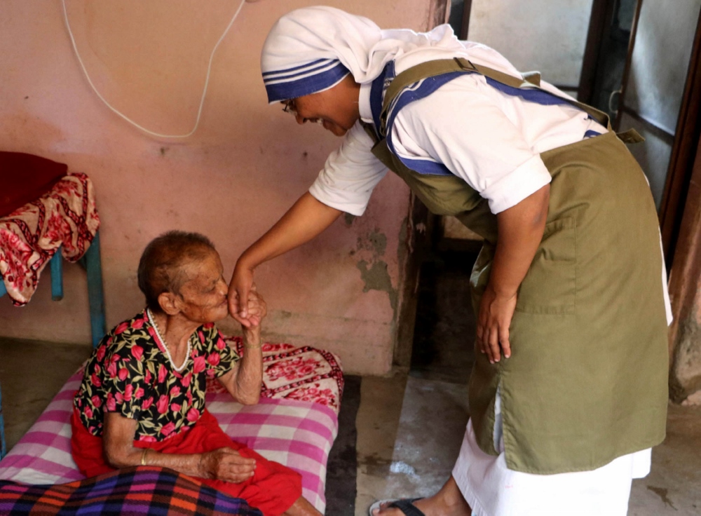 Missionaries Of Charity Care For The Dying In Nepals Holiest Temple Global Sisters Report